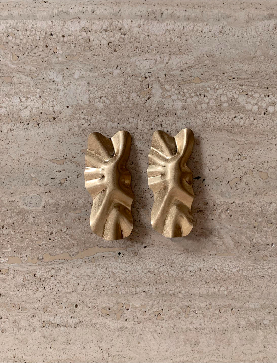 Wrinkle Earrings Golden